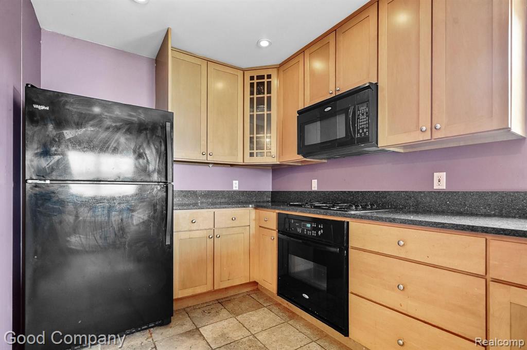 1673 Cass Lake Road, Unit D Keego Harbor, MI 48320 - Photo 22 of 29