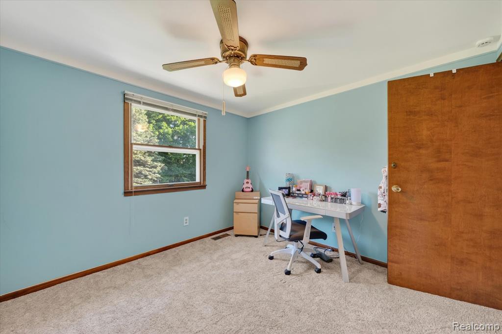 18178 22 Mile Road Macomb, MI 48044 - Photo 27 of 43