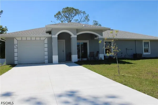 $1,300 | 2201 Bunker Road, Lehigh Acres, FL 33973