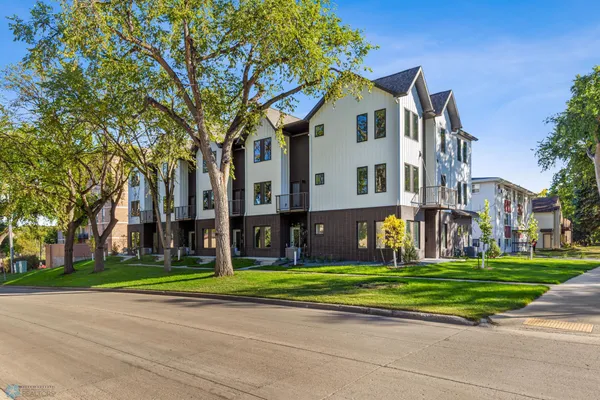 $505,900 | 502 8th Street South, Unit 5, Fargo, ND 58103