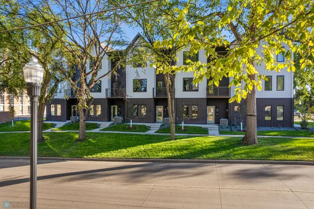 $534,900 | 502 8th Street South, Unit 5, Fargo, ND 58103
