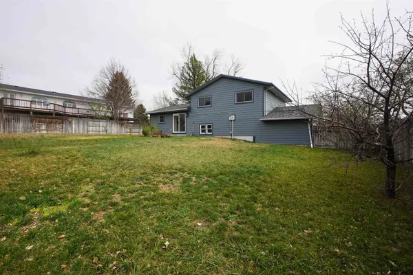$400,000 | 1014 Mesa Drive, Douglas, WY 82633