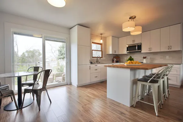 $400,000 | 1014 Mesa Drive, Douglas, WY 82633