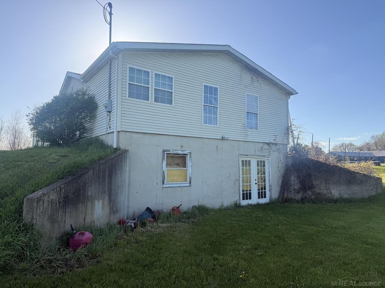 11516 Territorial Road Stockbridge, MI 49285 - Photo 3 of 32 50205782-fb605b8c-86c5-4fe4-be17-d6e7cde0e757.JPG