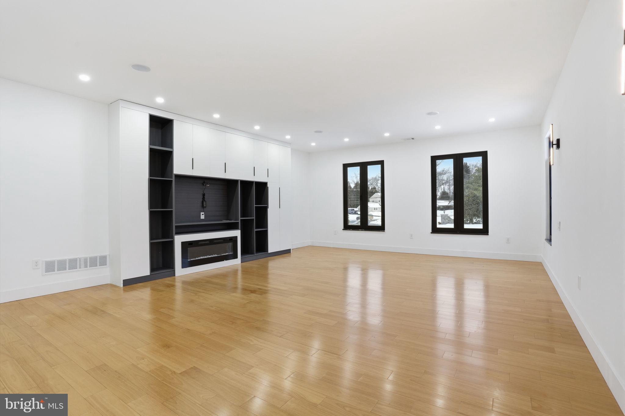 1047 Welsh Road Huntingdon Valley, PA 19006 - Photo 27 of 81