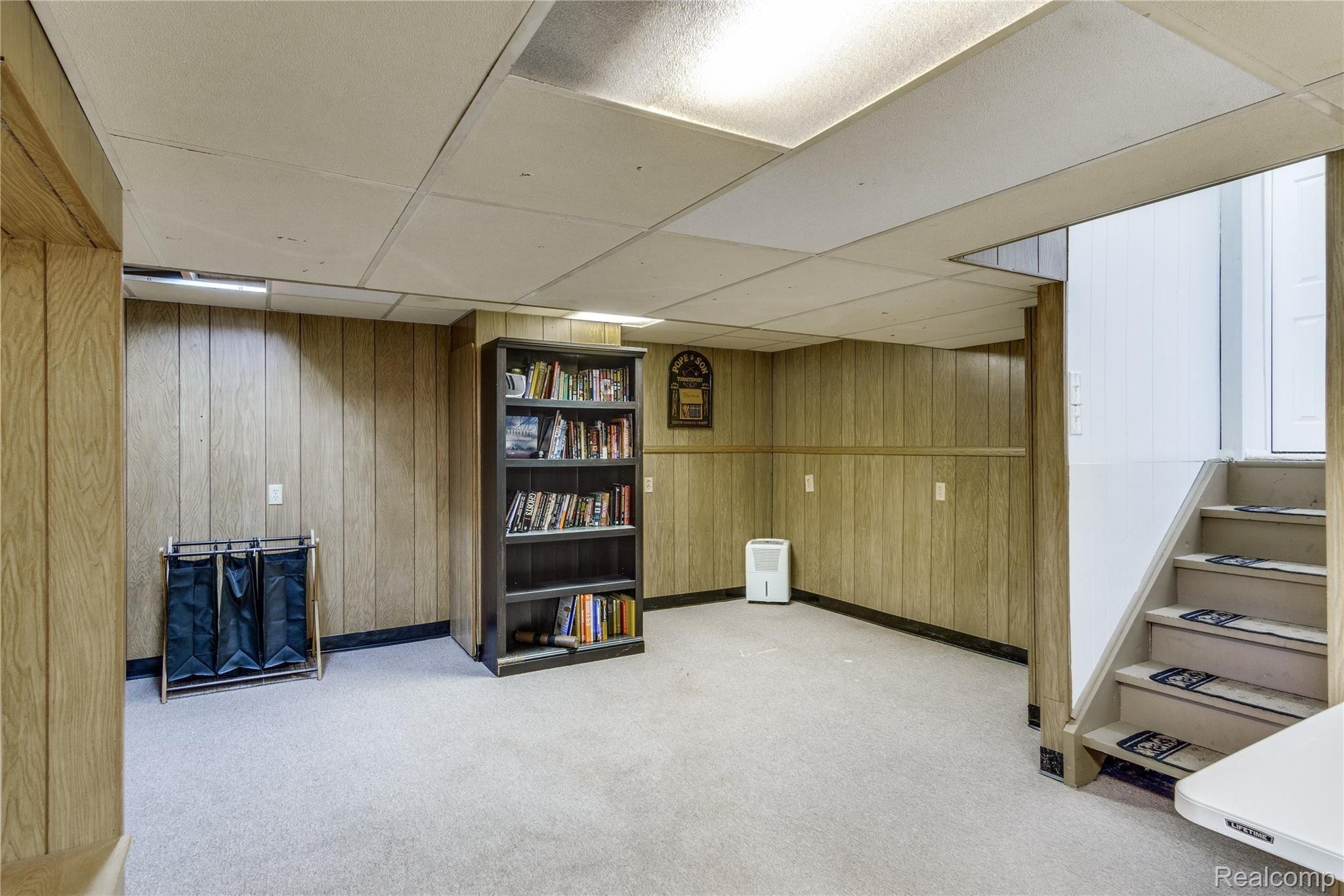 805 North Road Fenton, MI 48430 - Photo 27 of 37 Interiors (28 of 30).jpg