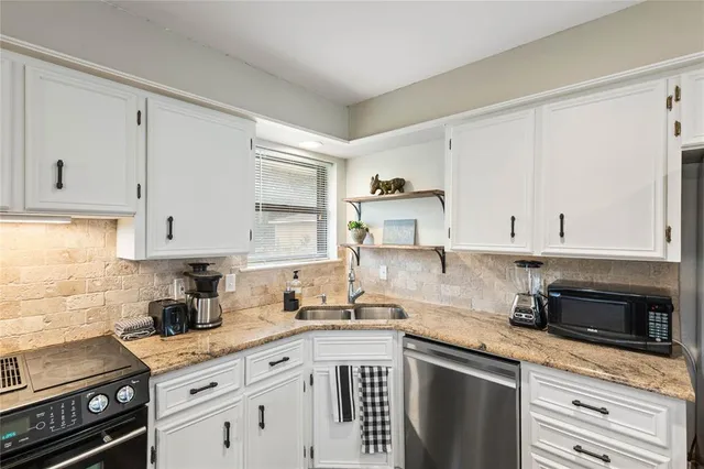 $3,200 | 301 Granada Calle Street, Granbury, TX 76049