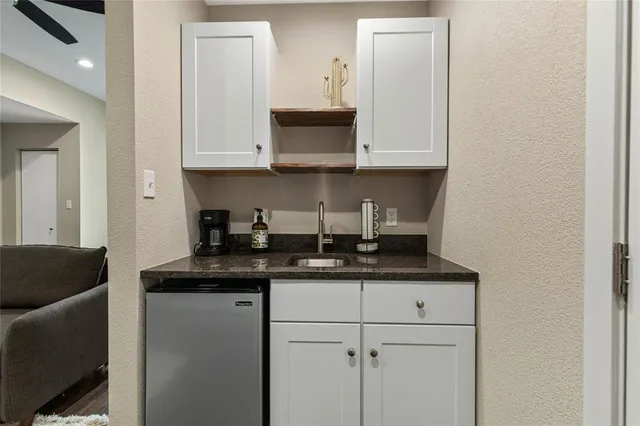 $3,200 | 301 Granada Calle Street, Granbury, TX 76049