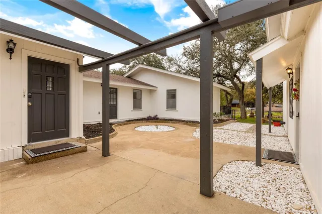 $3,200 | 301 Granada Calle Street, Granbury, TX 76049