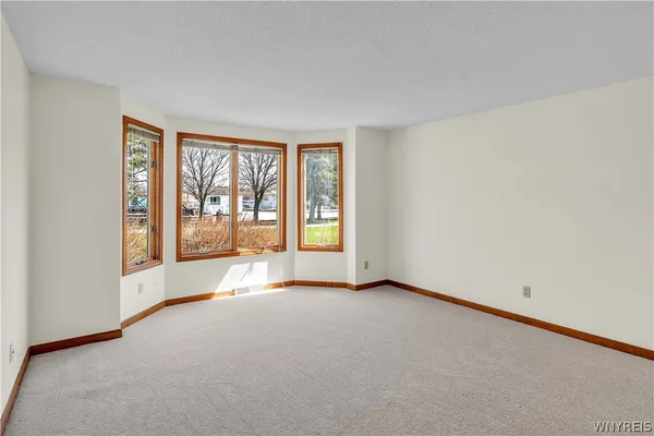 $429,777 | 56 Niagara Shore Drive, Unit 56, Tonawanda, NY 14150