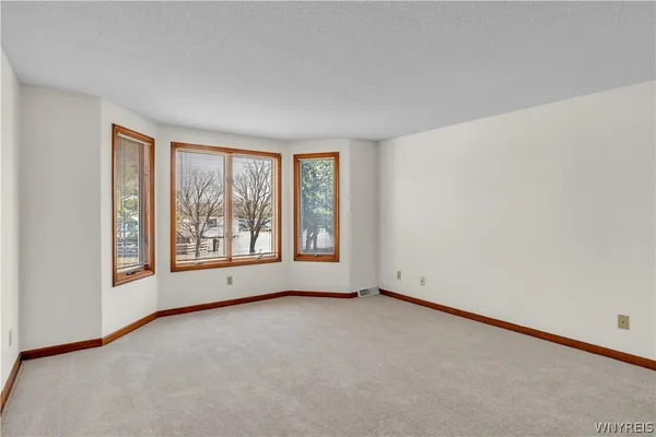 $429,777 | 56 Niagara Shore Drive, Unit 56, Tonawanda, NY 14150