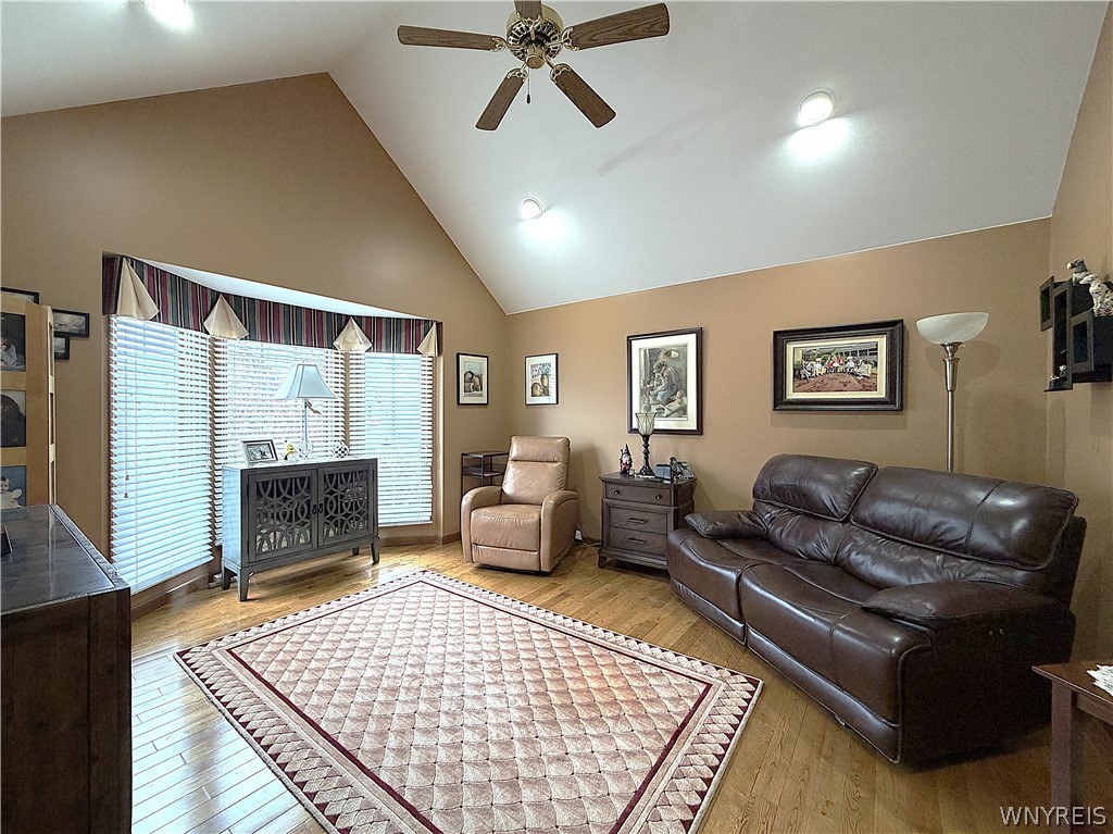 27 Button Bush Court Amherst, NY 14228 - Photo 18 of 39