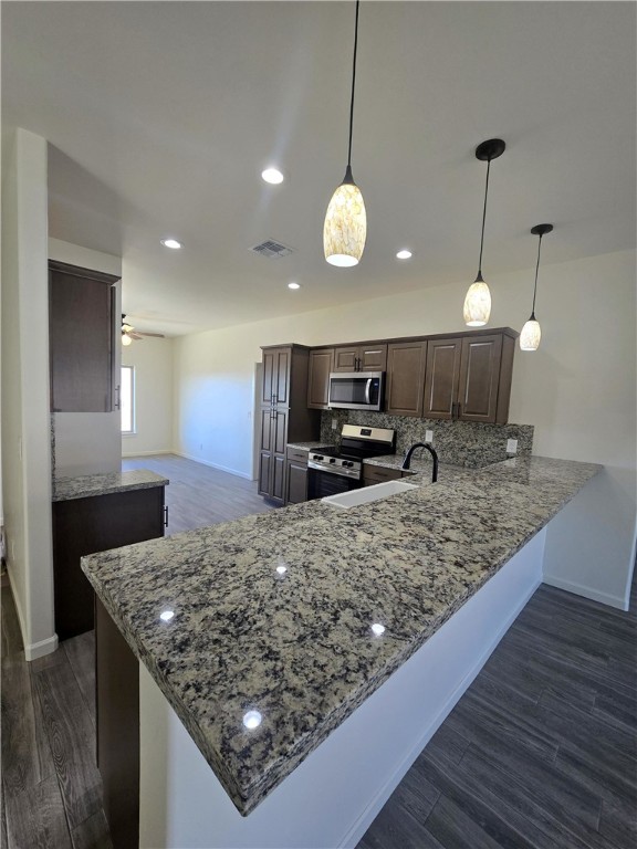 2561 North Ridge Avenue Bullhead City, AZ 86429 - Photo 4 of 17 Kitchen