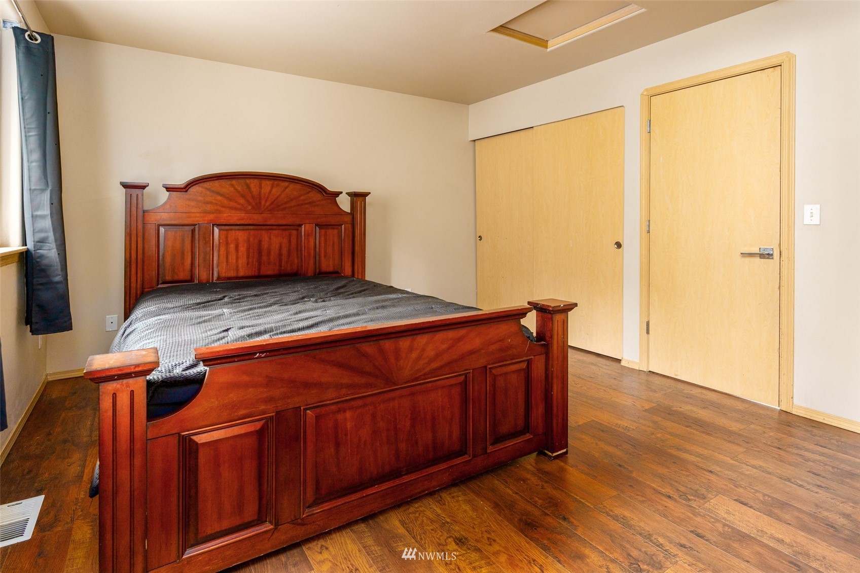 1220 196th Place Southeast Bothell, WA 98012 - Photo 10 of 26 Gallery Image 10