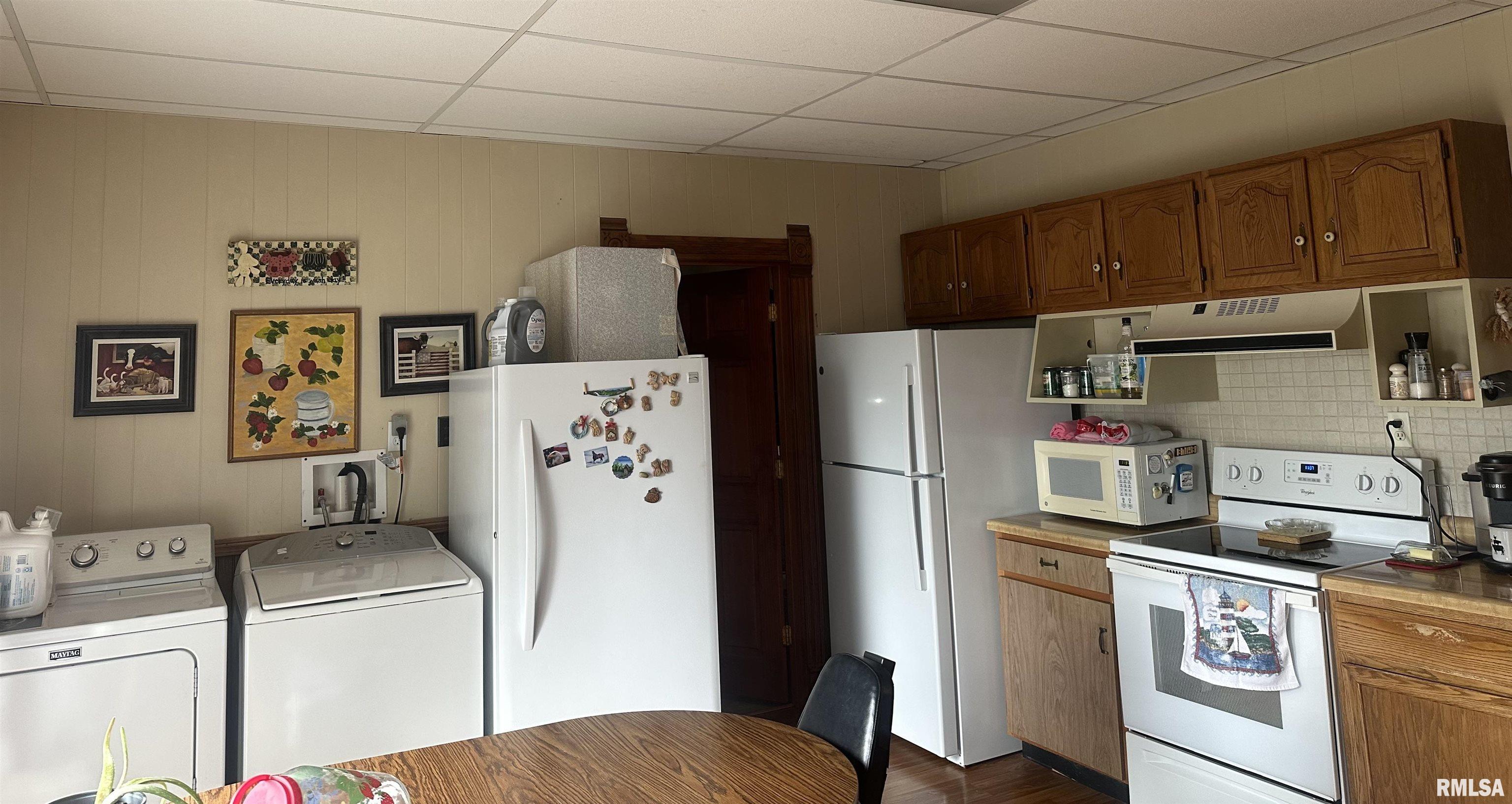1102 Hayes Street Golden, IL 62339 - Photo 5 of 13