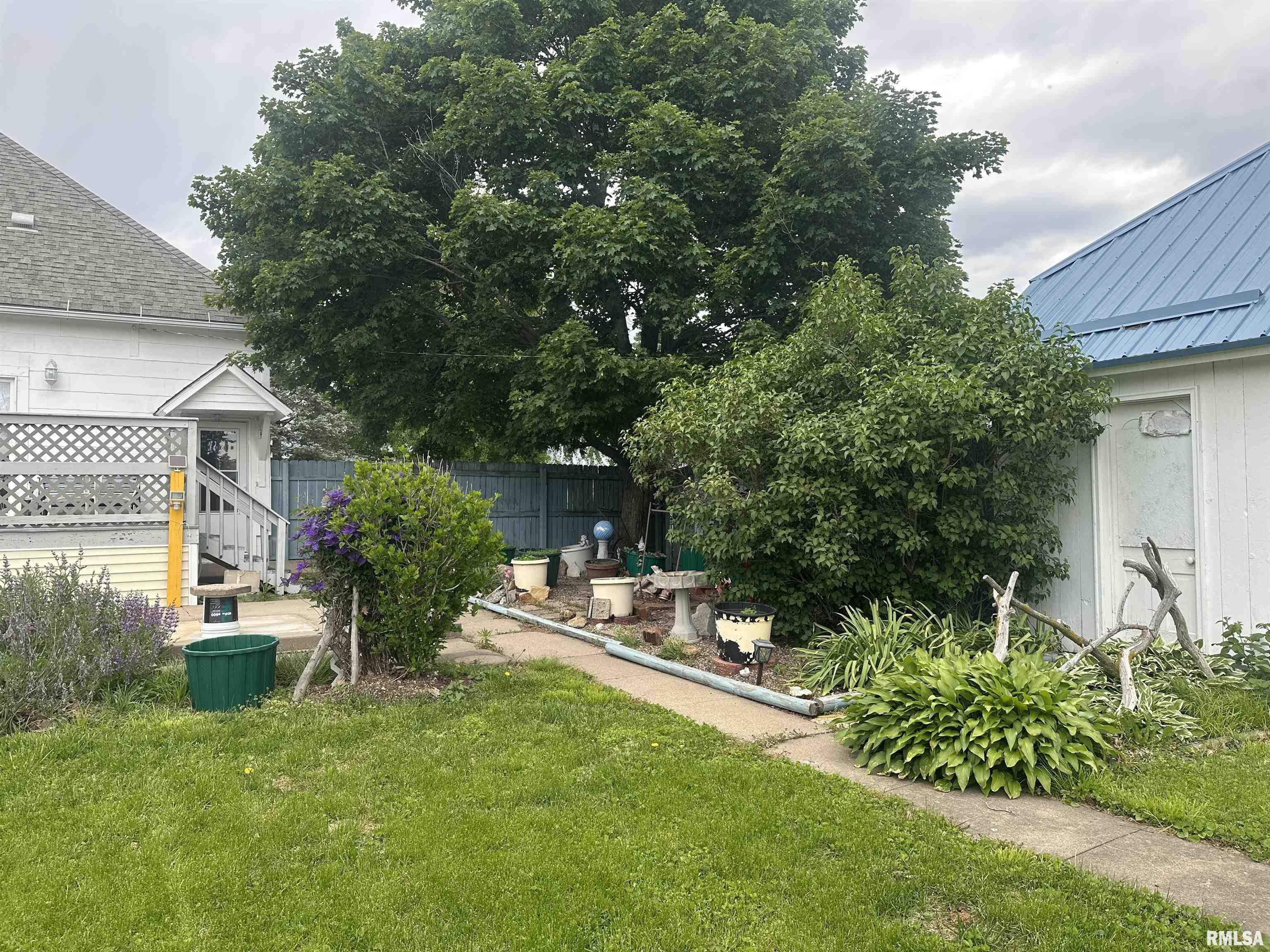 1102 Hayes Street Golden, IL 62339 - Photo 9 of 13