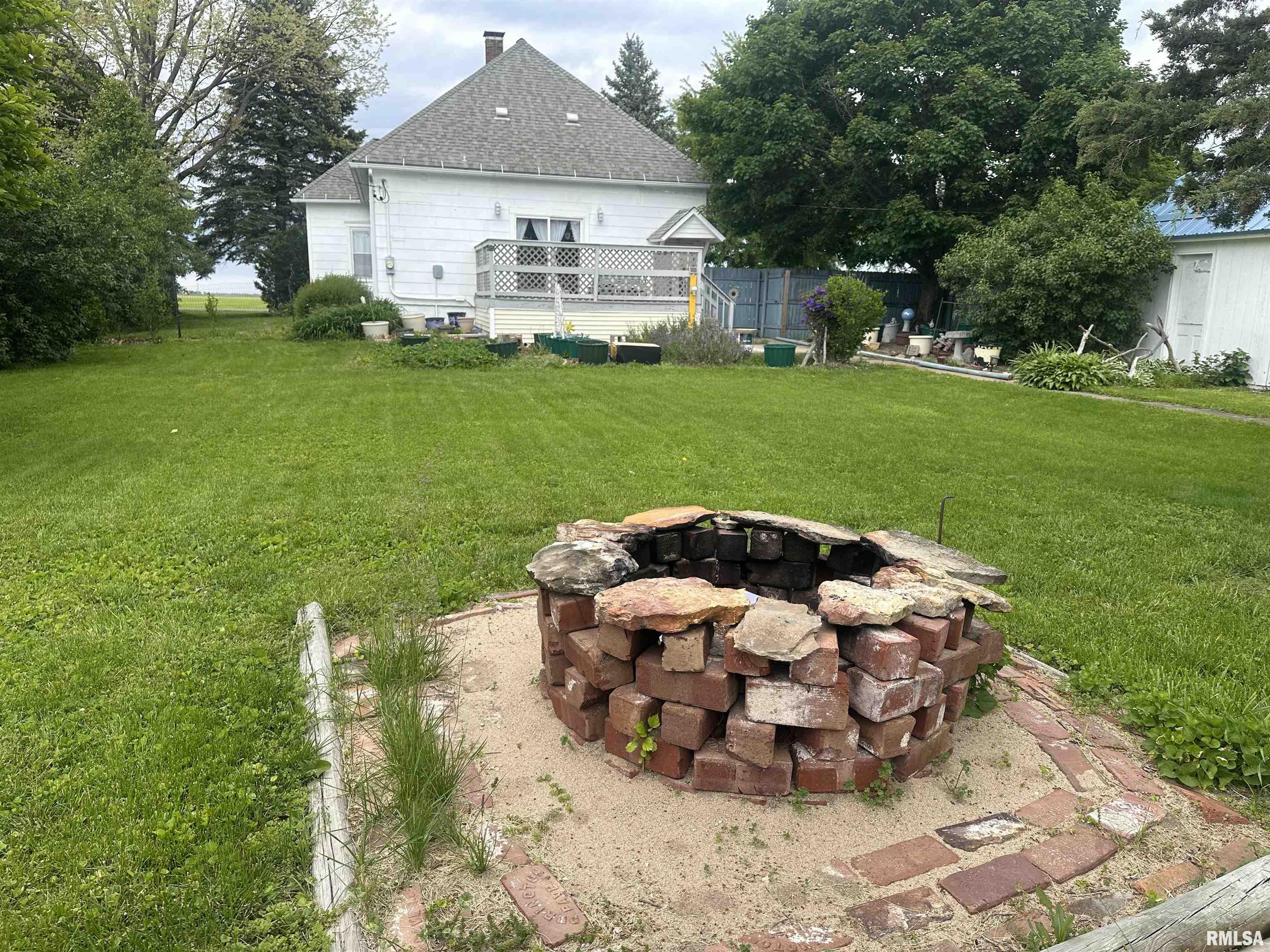 1102 Hayes Street Golden, IL 62339 - Photo 10 of 13