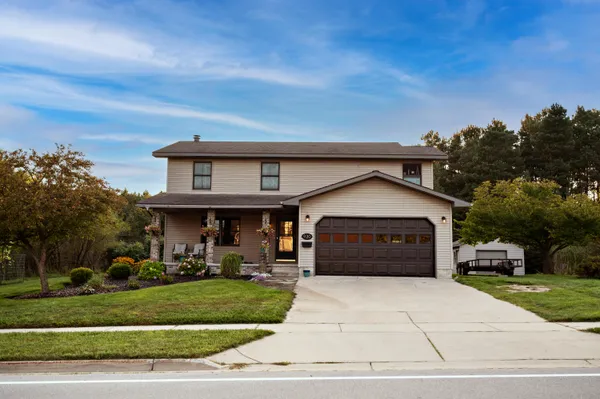$495,000 | 930 Tamarack Street, Manistee, MI 49660