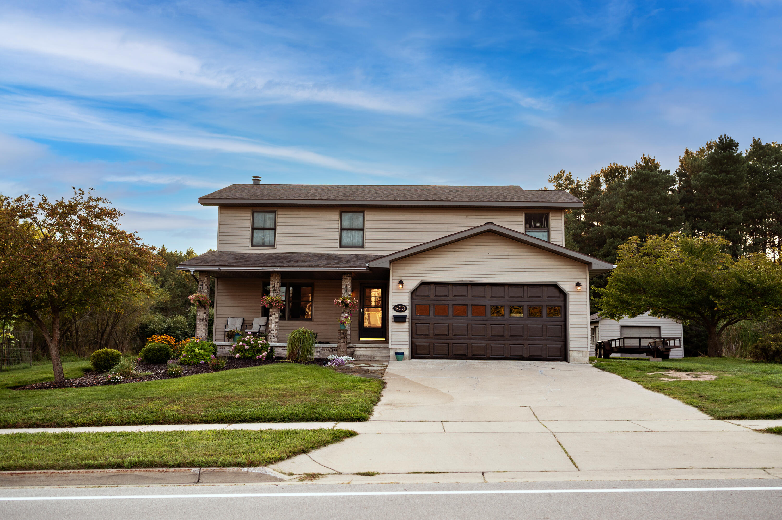 930 Tamarack Street Manistee, MI 49660 - Photo 1 of 56 frontofhouse1