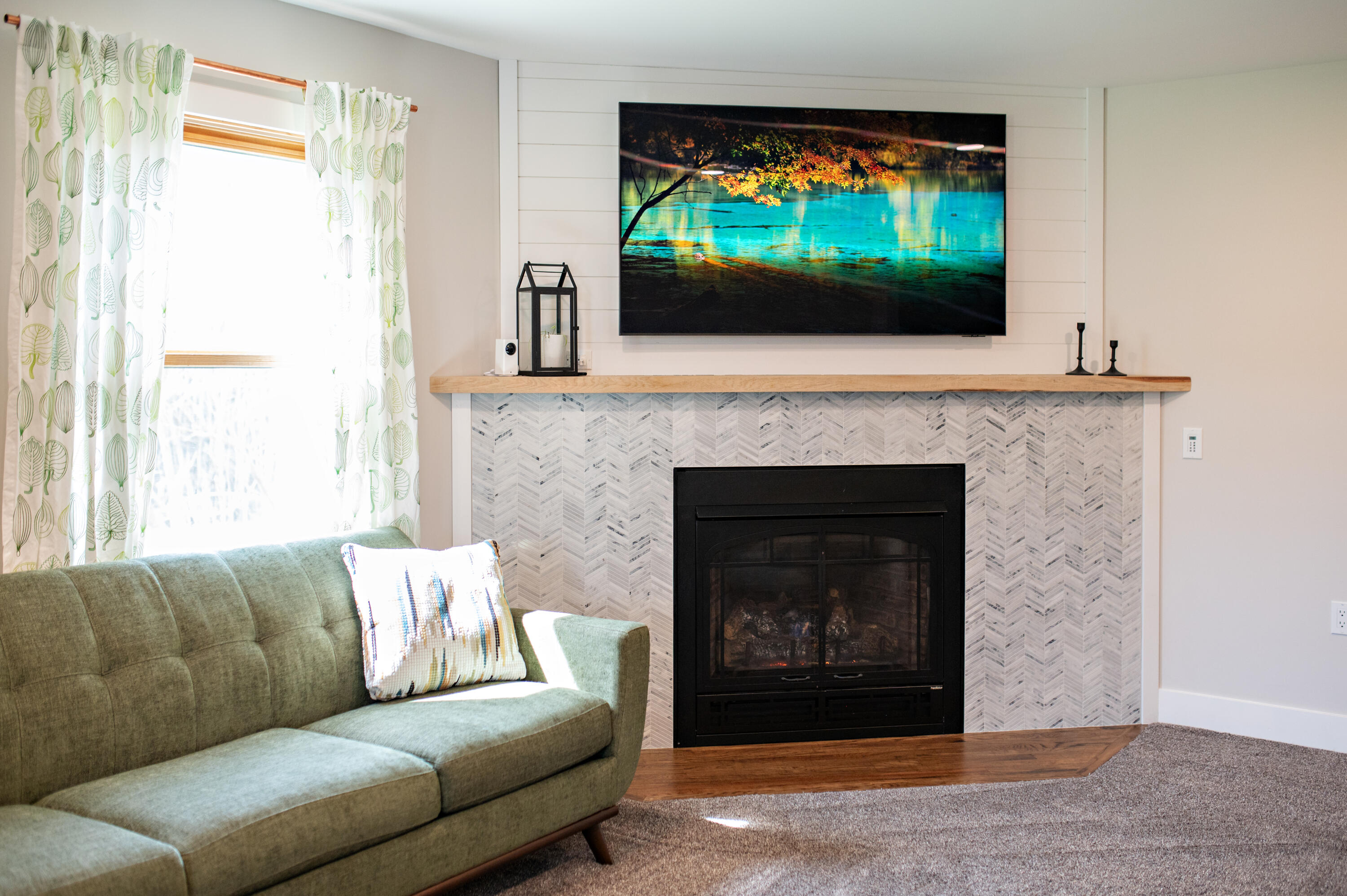 930 Tamarack Street Manistee, MI 49660 - Photo 31 of 56 livingroom04
