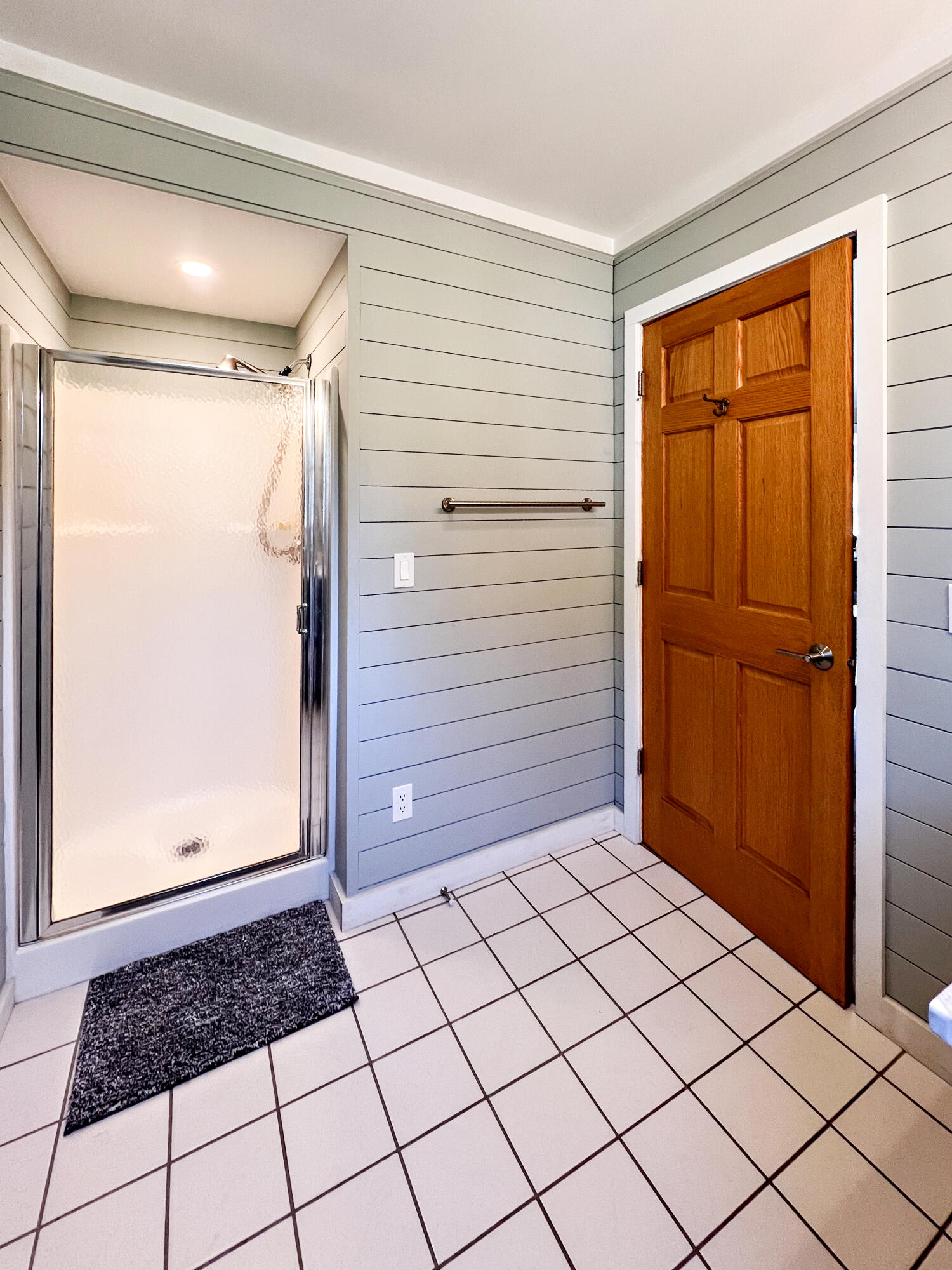 930 Tamarack Street Manistee, MI 49660 - Photo 41 of 56 mainfloorbath5