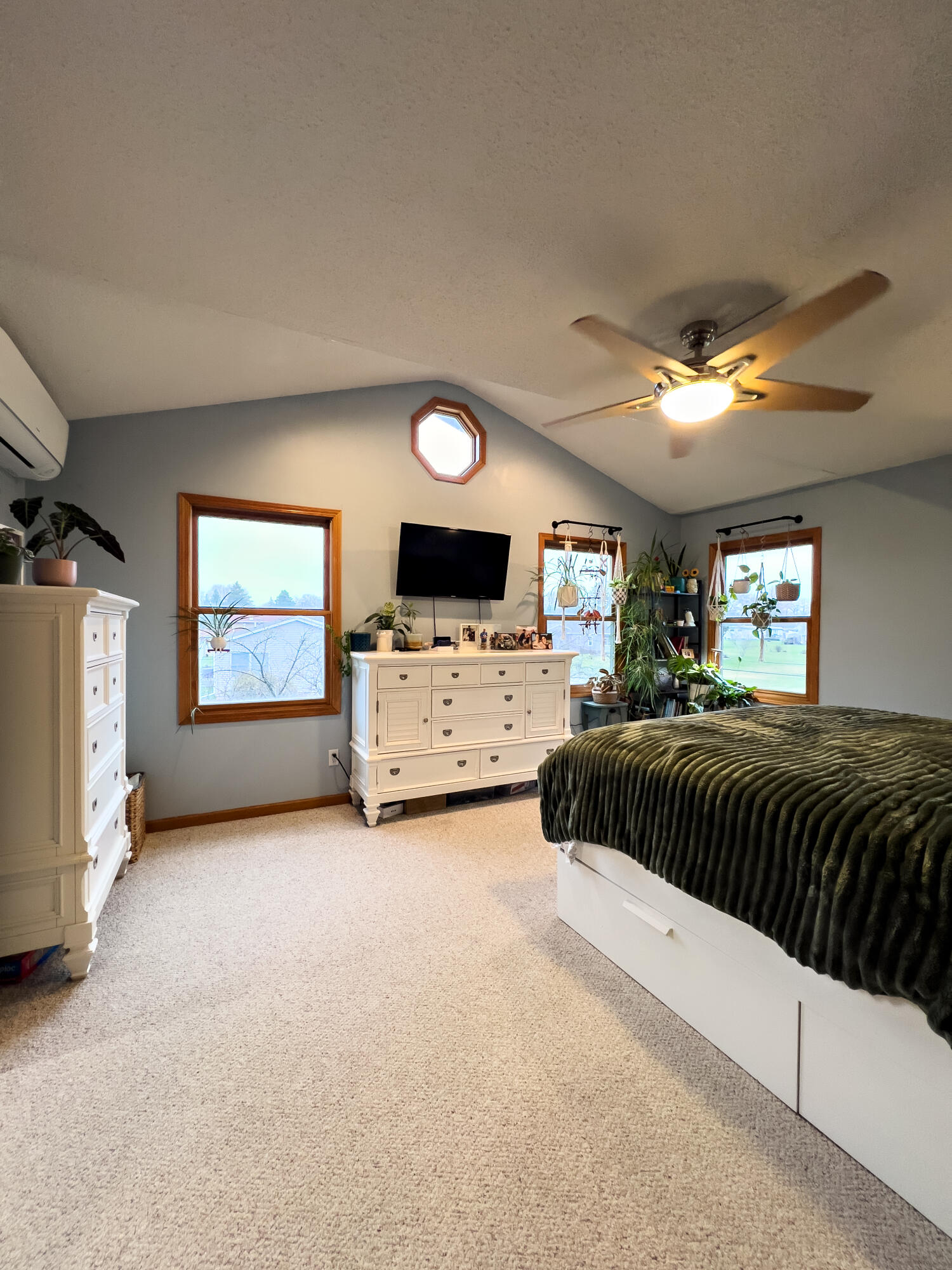 930 Tamarack Street Manistee, MI 49660 - Photo 49 of 56 masterbed1