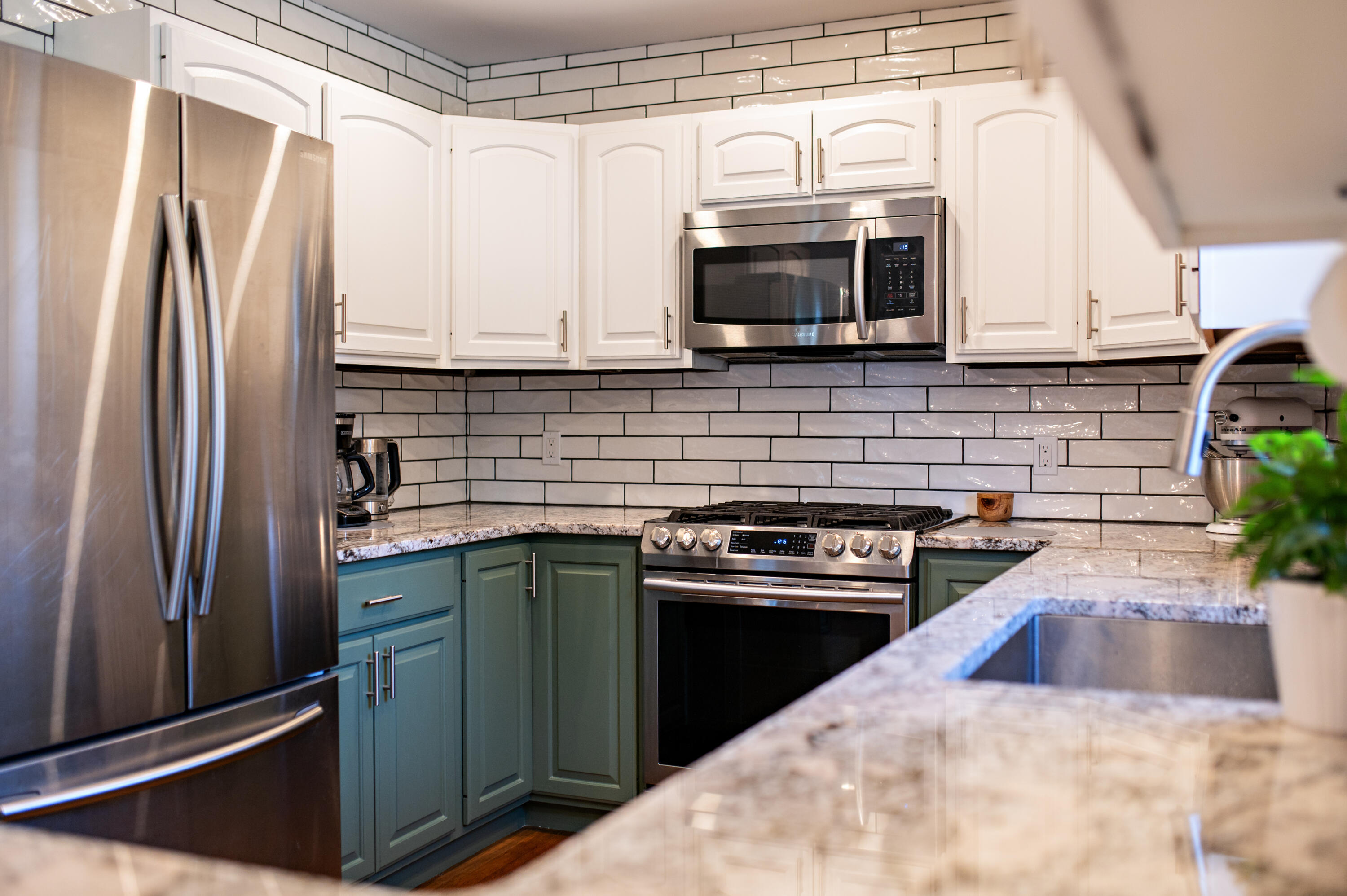 930 Tamarack Street Manistee, MI 49660 - Photo 8 of 56 kitchen-dining07