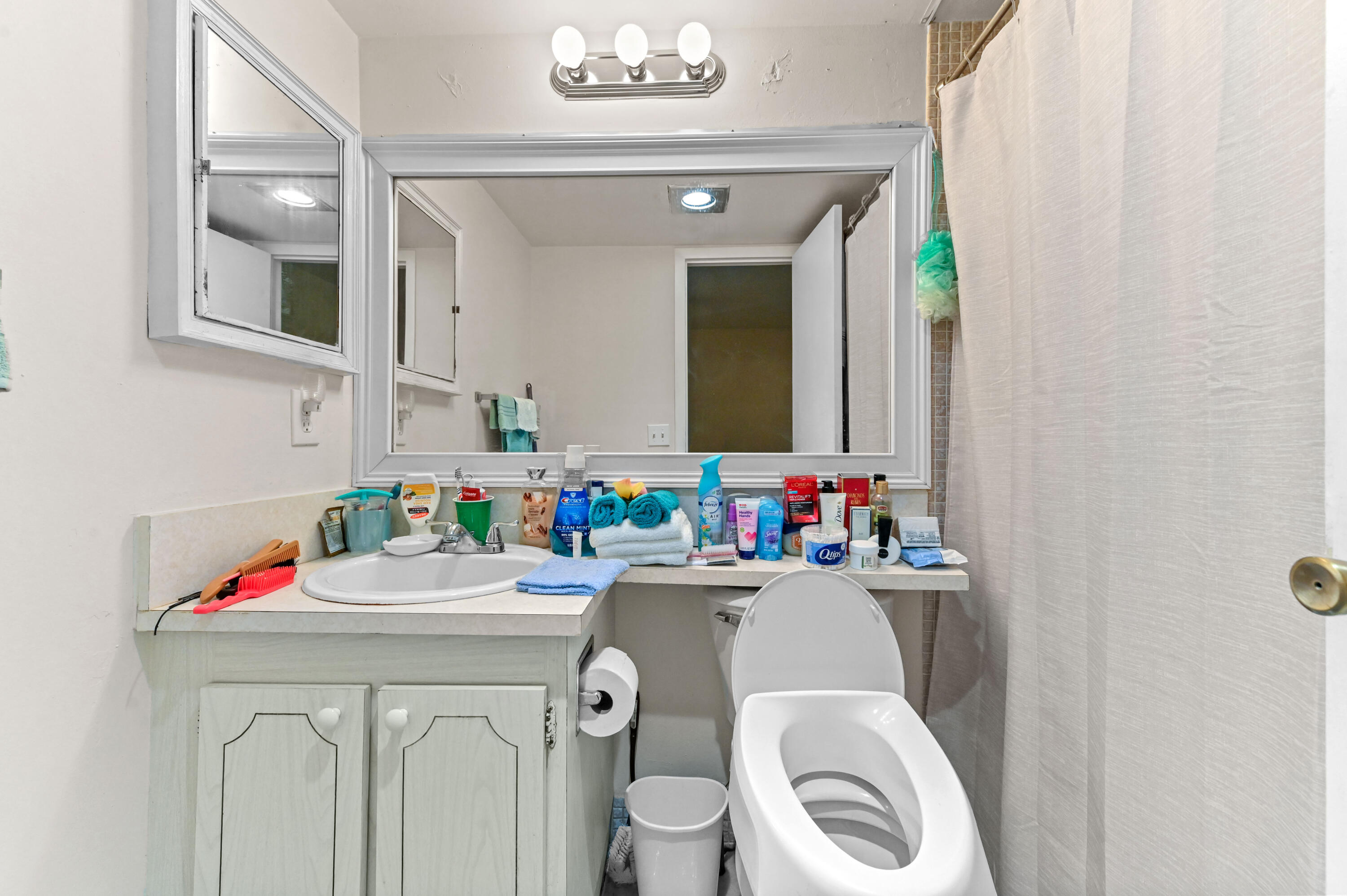 279 Mansfield H Boca Raton, FL 33434 - Photo 16 of 27 17 Bathroom 01