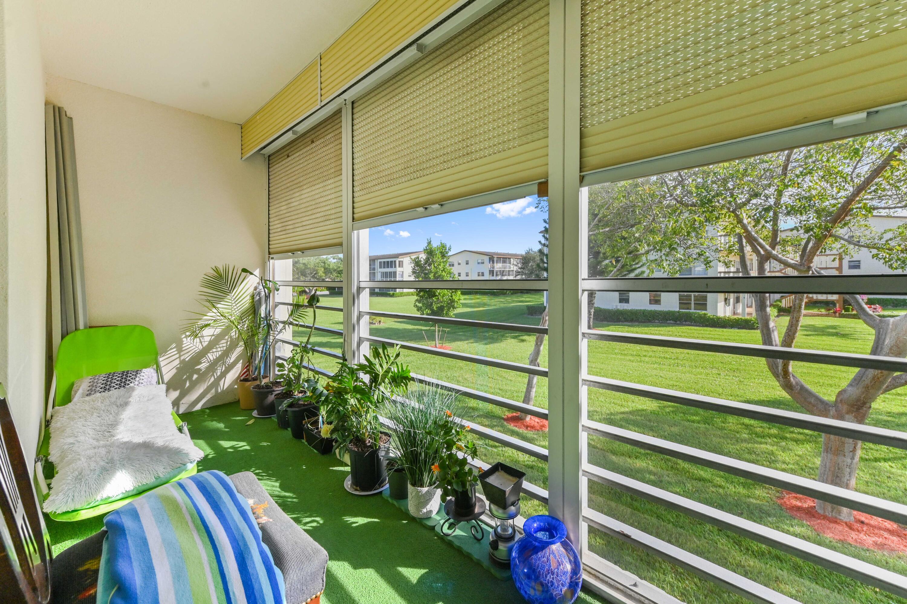 279 Mansfield H Boca Raton, FL 33434 - Photo 17 of 27 18 Balcony 01