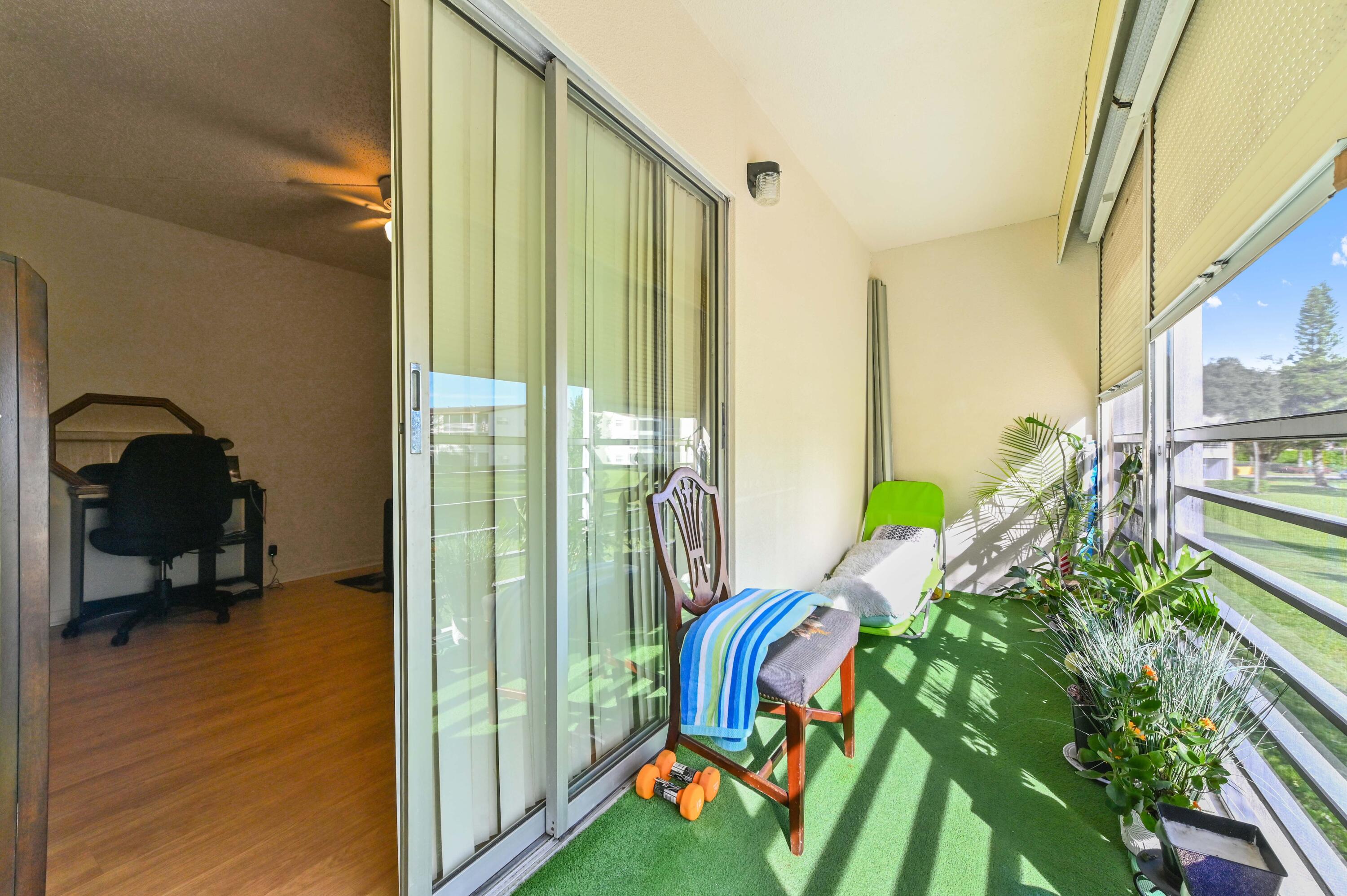 279 Mansfield H Boca Raton, FL 33434 - Photo 18 of 27 19 Balcony 02