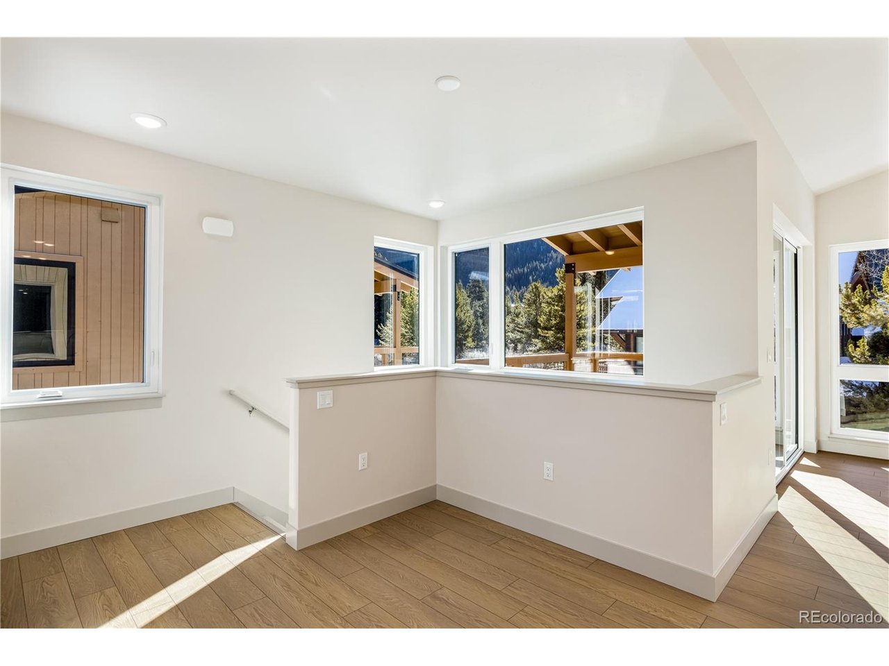 628 Montezuma Road, Unit 1 Keystone, CO 80435 - Photo 5 of 29 Dining