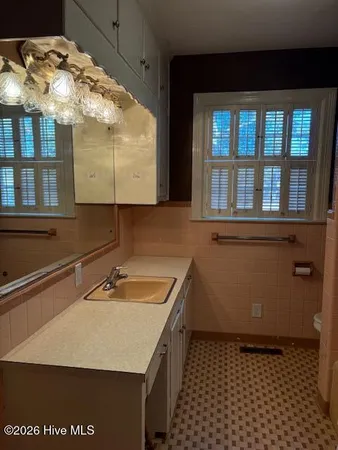 $1,800 | 207 East Carolina Street, Fremont, NC 27830