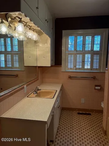 $1,800 | 207 East Carolina Street, Fremont, NC 27830