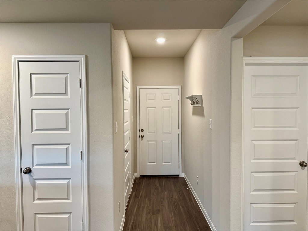 5322 Briana Dee Drive Rosharon, TX 77583 - Photo 9 of 20 a view of a hallway with closet area