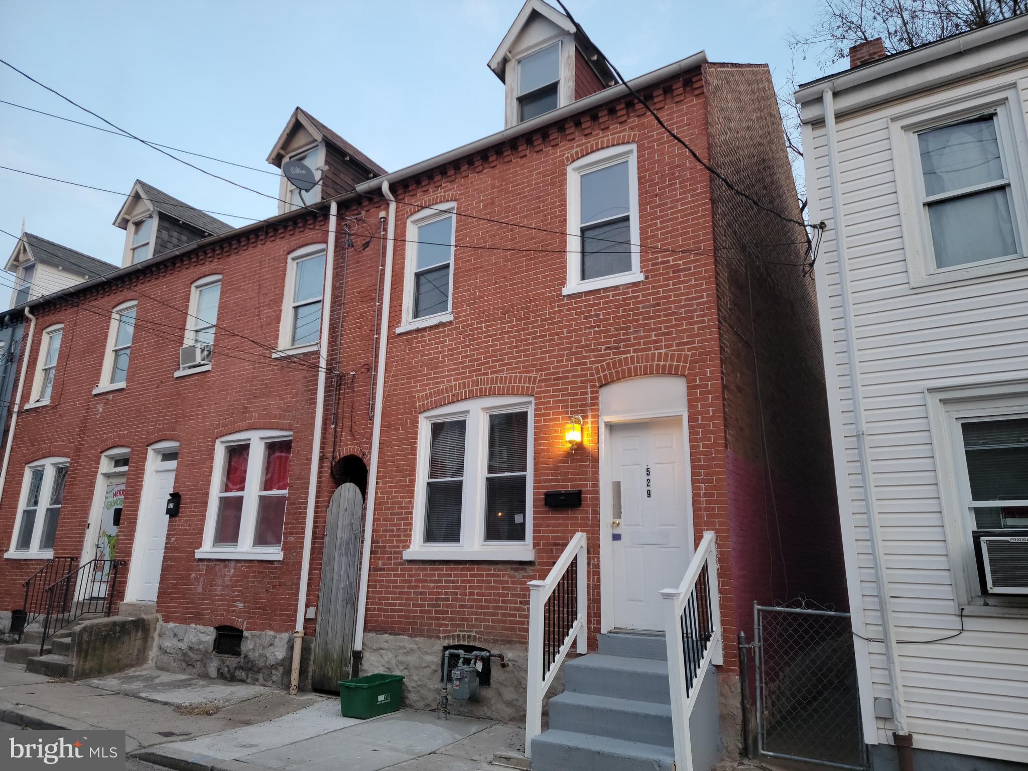 529 Locust Street Lancaster, PA 17602 - Photo 1 of 15