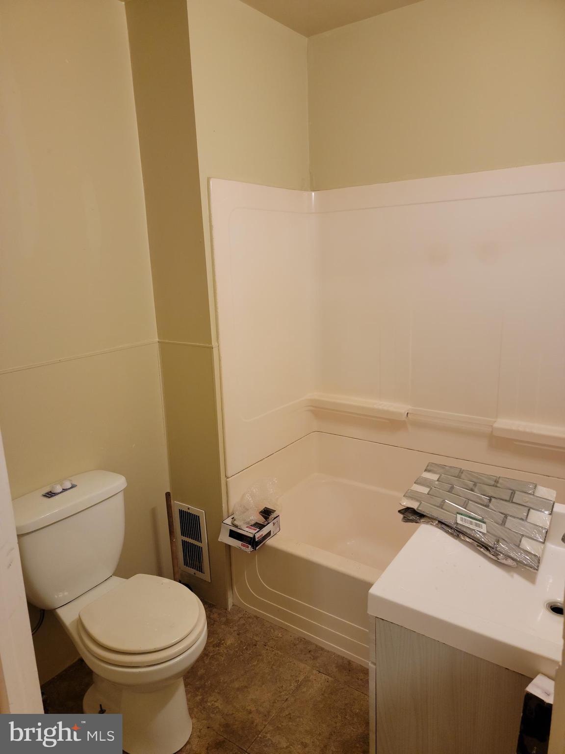 529 Locust Street Lancaster, PA 17602 - Photo 13 of 15