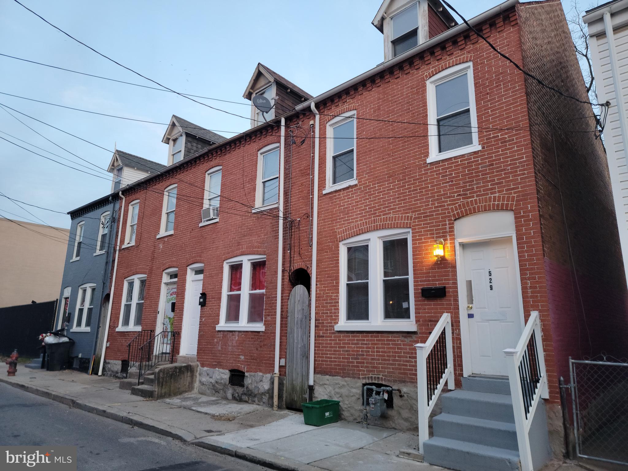 529 Locust Street Lancaster, PA 17602 - Photo 2 of 15