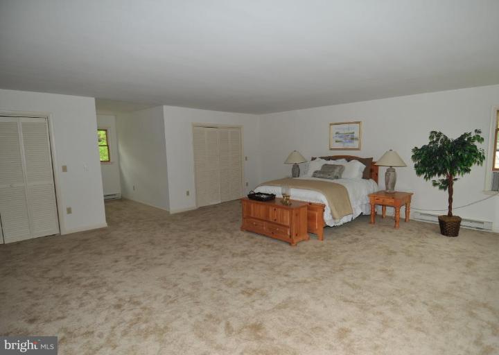 734 Whitehall Beach Road Annapolis, MD 21409 - Photo 14 of 22 Master Bedroom