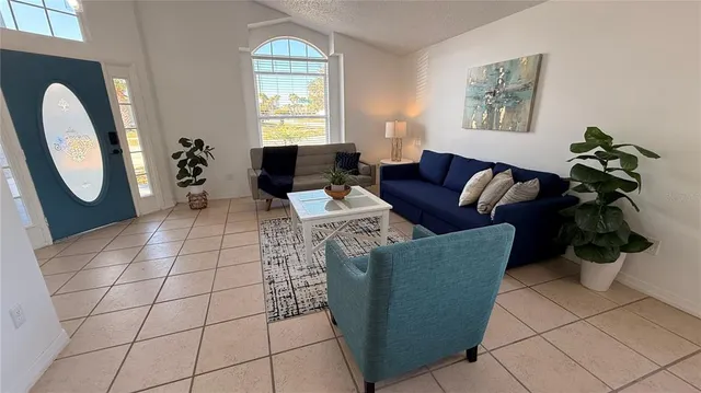 $2,300 | 605 Rochester Loop, Davenport, FL 33897