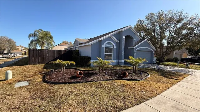 $2,300 | 605 Rochester Loop, Davenport, FL 33897