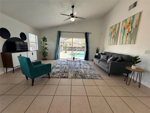 $2,300 | 605 Rochester Loop, Davenport, FL 33897