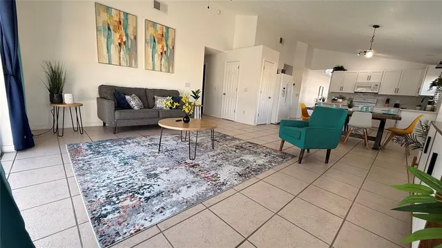 $2,300 | 605 Rochester Loop, Davenport, FL 33897