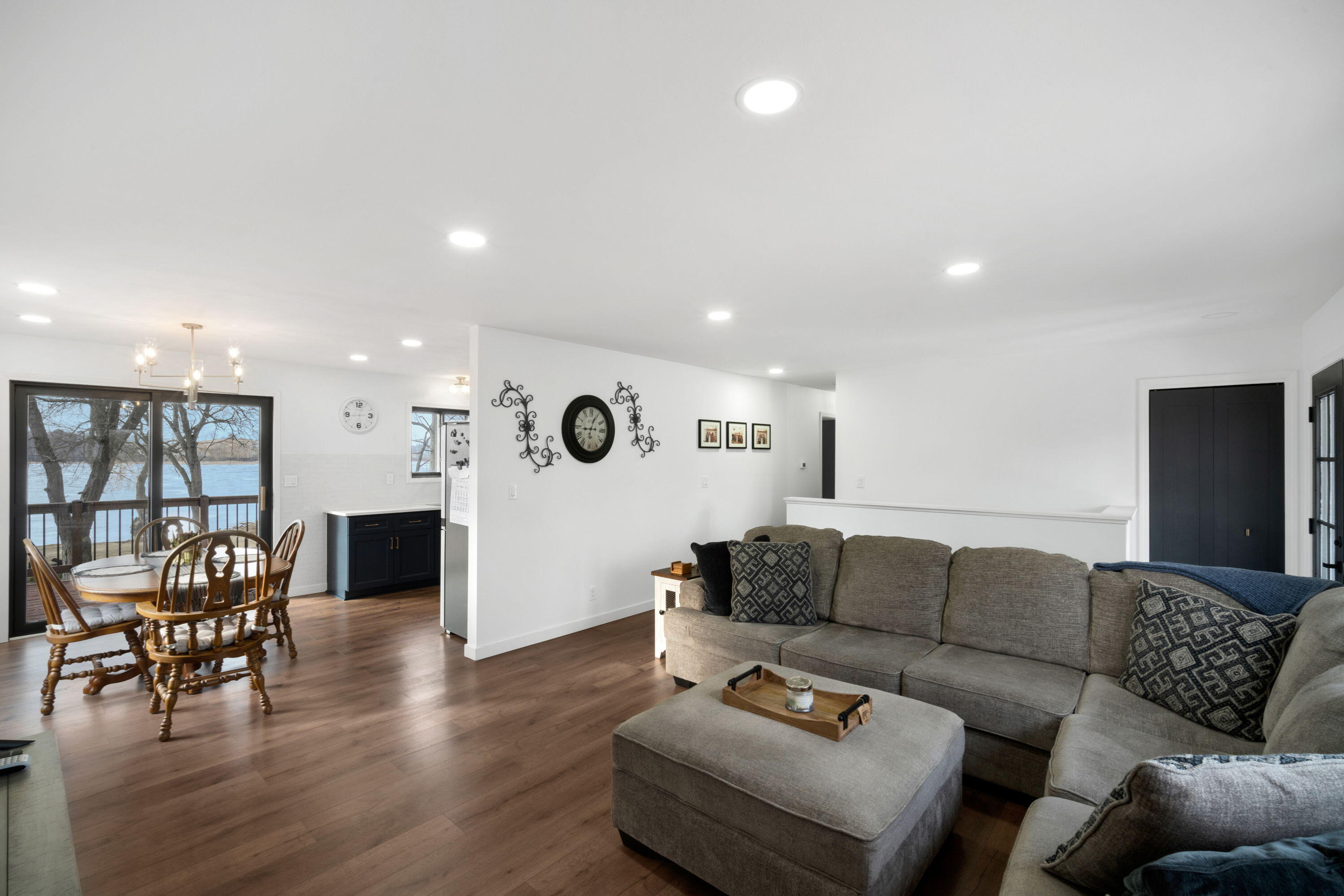 2997 Smith Lake Road Barton, WI 53090 - Photo 4 of 30 Great Room