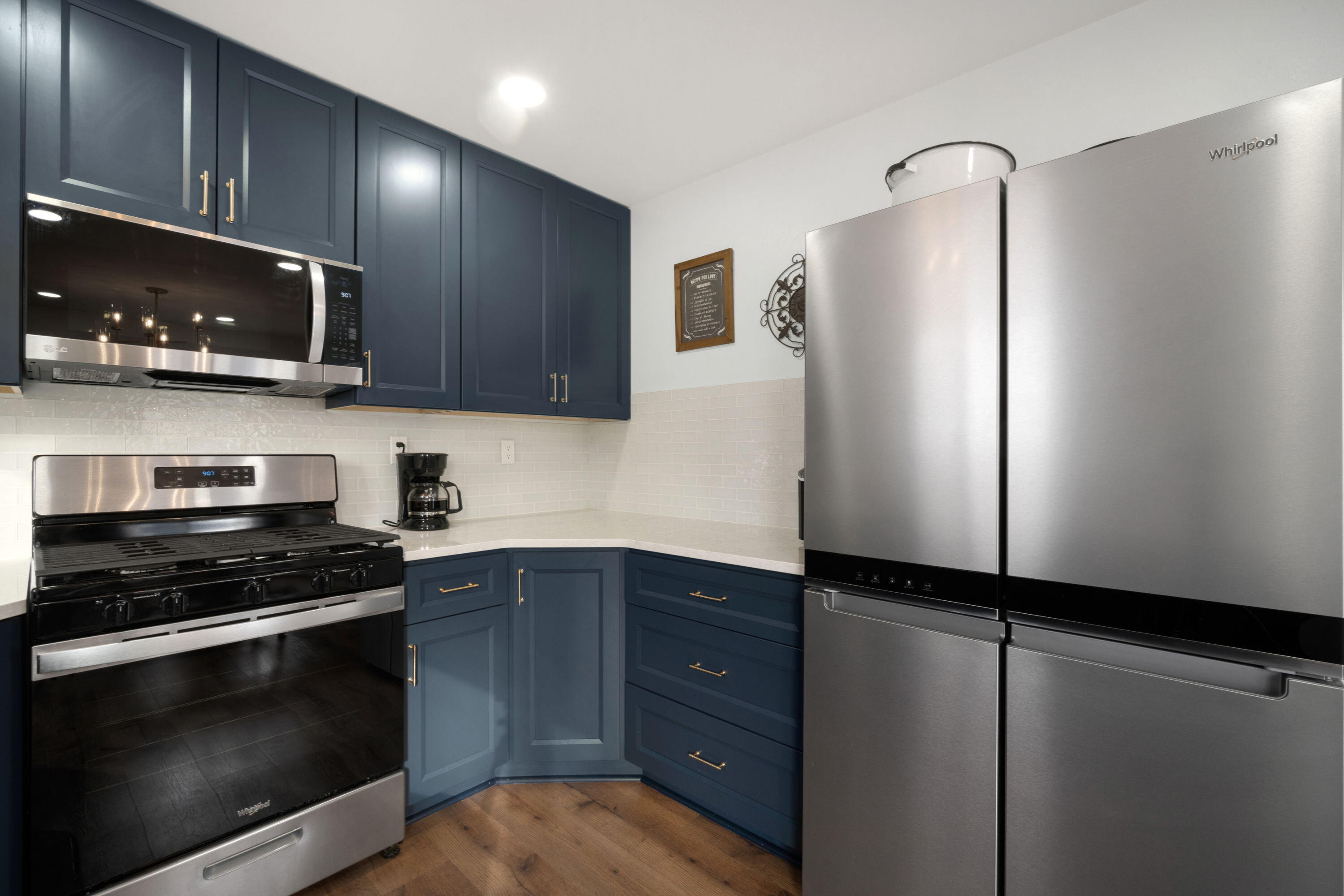 2997 Smith Lake Road Barton, WI 53090 - Photo 10 of 30 Kitchen