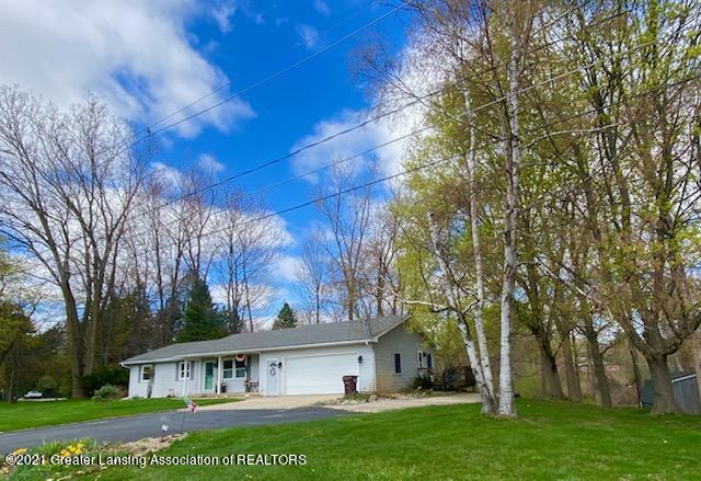 9062 Riverside Drive Grand Ledge, MI 48837 - Photo 1 of 16 IMG_2438