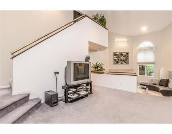 33 Thoreau Circle Beverly, MA 01915 - Photo 15 of 23