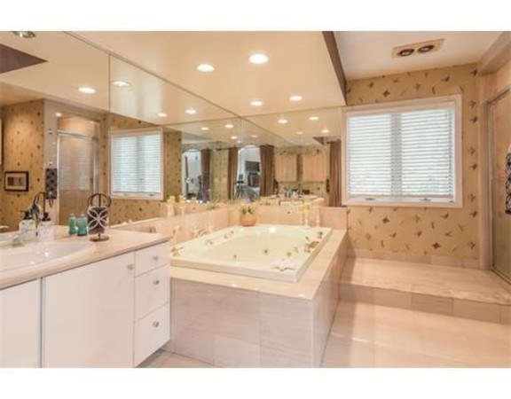 33 Thoreau Circle Beverly, MA 01915 - Photo 17 of 23