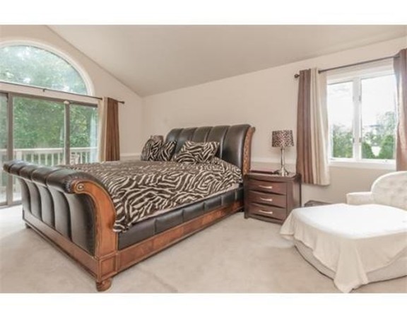 33 Thoreau Circle Beverly, MA 01915 - Photo 18 of 23