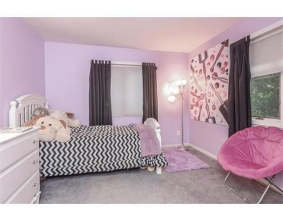 33 Thoreau Circle Beverly, MA 01915 - Photo 20 of 23