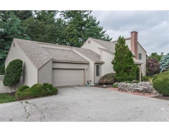 33 Thoreau Circle Beverly, MA 01915 - Photo 2 of 23